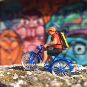 Bike Courier vs Street Art