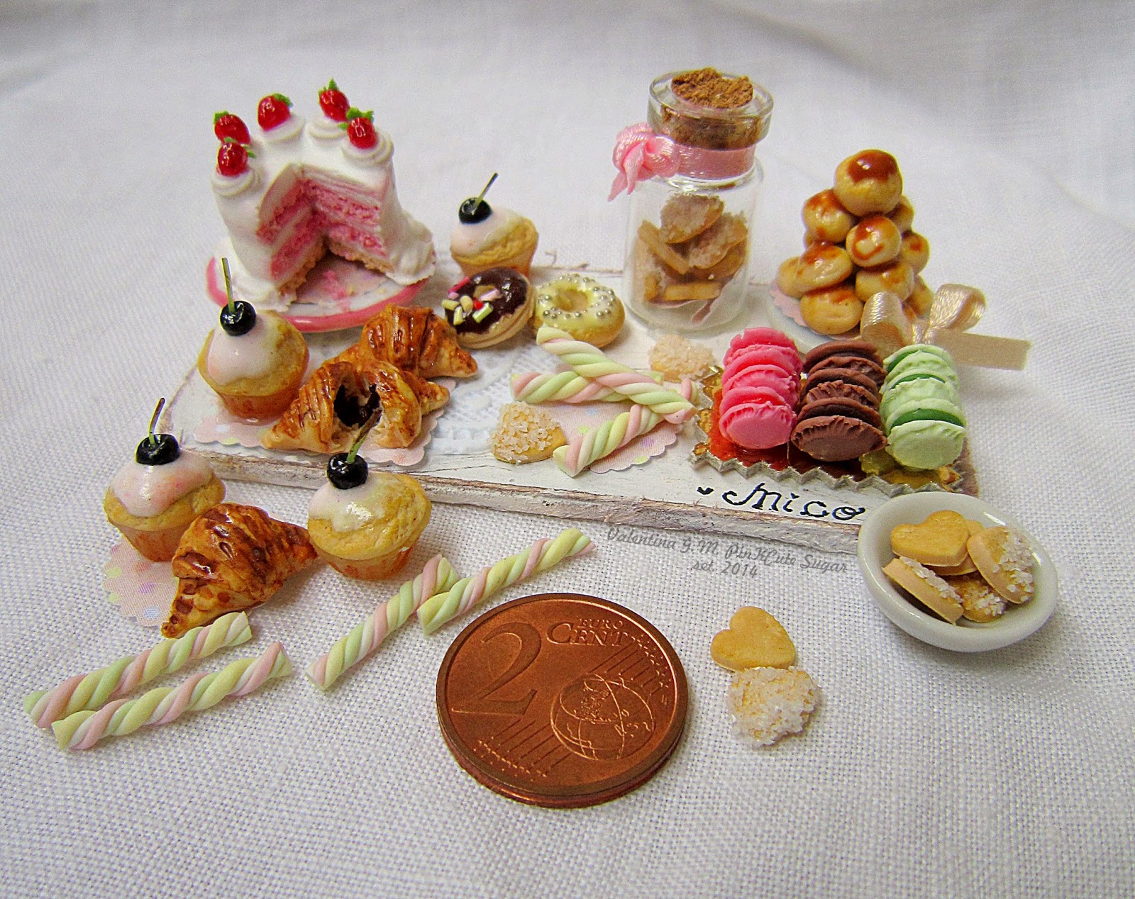 miniaturefood minis miniature realistic cupcake cherry cupcake strawberry ombre cake fimo polymer clay miniatures macaron valentina manzo pinkcute sugar