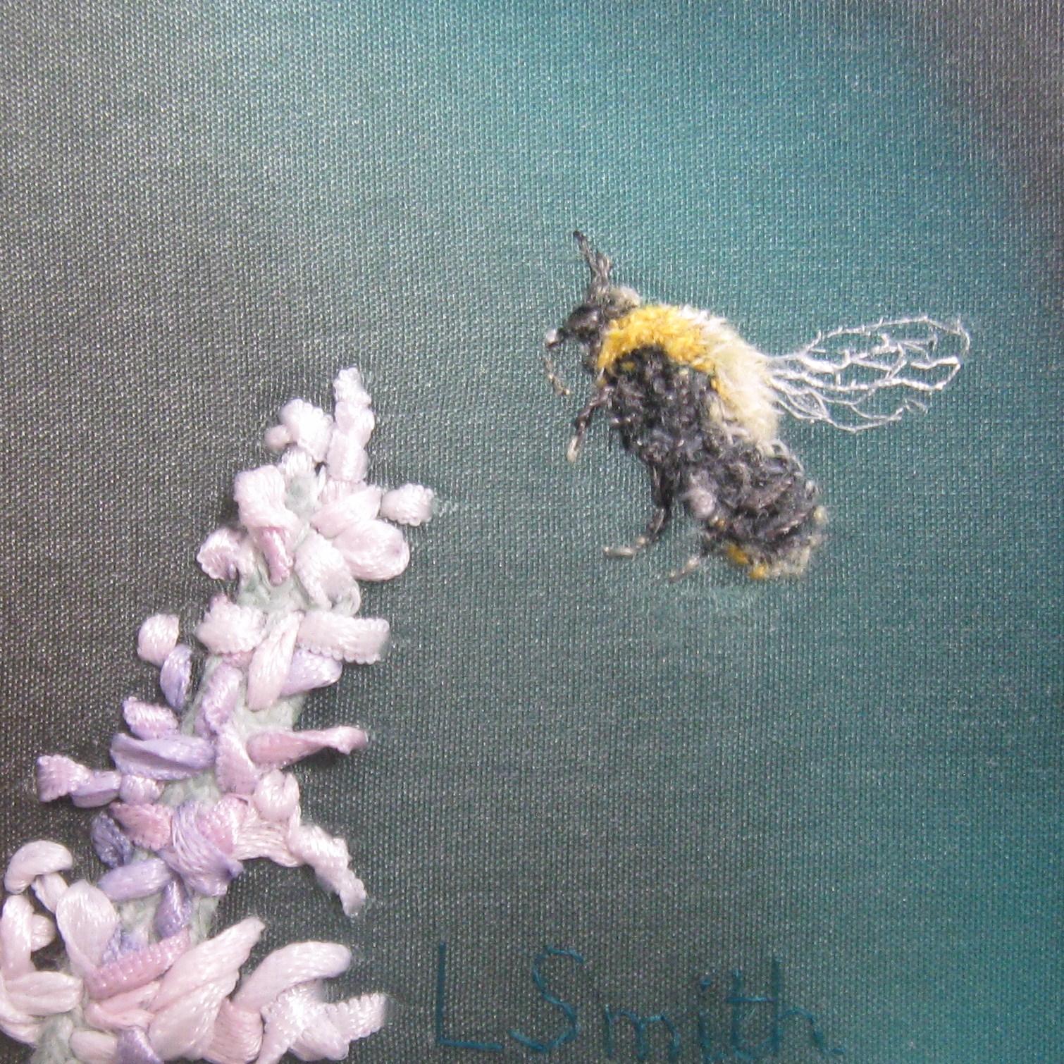 Free Bee 2 x 2 inches
